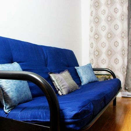 Private Comfy Apartment In Montréal Extérieur photo